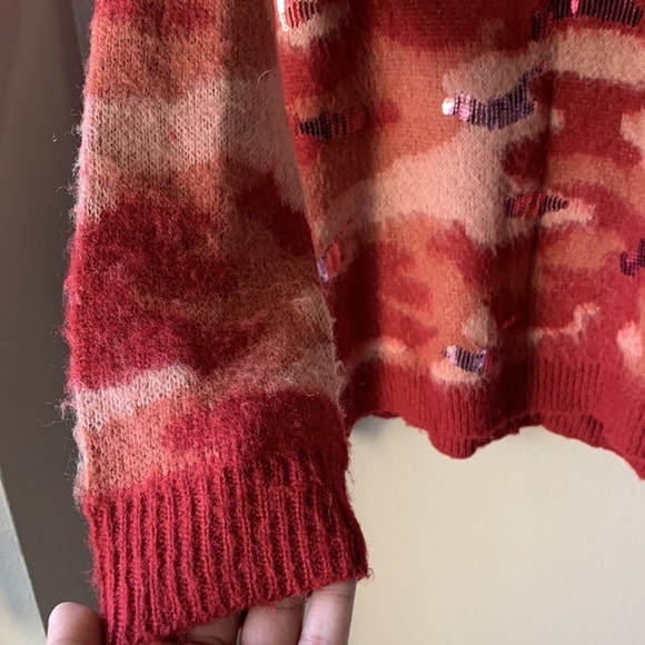 LOGO LAVISH BY LORI GOLDSTEIN Oversized Rust Sequin Long Sleeve Camo Sweater - Picture 7 of 11